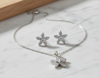 Collana con ciondolo a forma di fiore in argento sterling 925 e orecchini abbinati – Regalo di gioielli con zirconi scintillanti