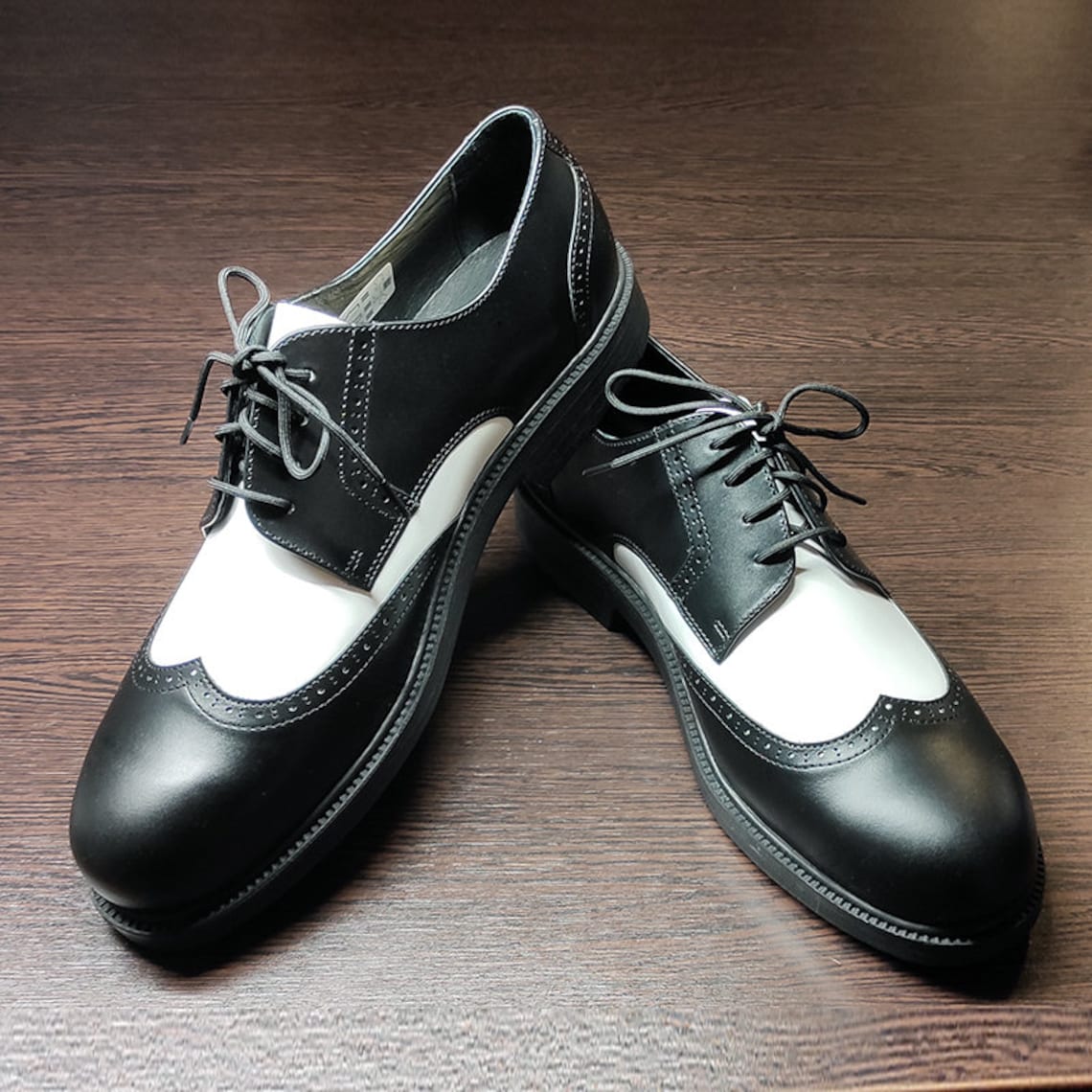 1940s Men’s Shoes: Men’s Vintage Shoe History Black and White Vintage Style Brogue Shoes Wingtip shoes - real leather $139.95 AT vintagedancer.com