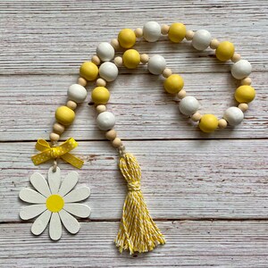 Daisy Farmhouse Wood Bead Garland, yellow tiered tray decor, beaded garland with tassel, flowers tiered tray, handmade gift, farmhouse decor