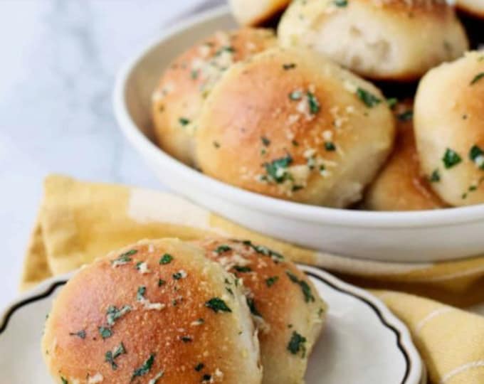 Garlic Parmesan Dinner Rolls