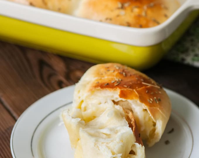 Garlic Parmesan Dinner Rolls