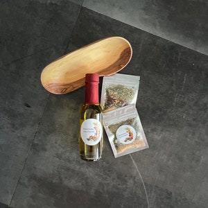 Dipping Herbs and Oil, Olive Oil Dipping Spice Blend Gift Set, Hostess Gift, Corporate Gift, Olive Wood Bowl and Dipping Herbs