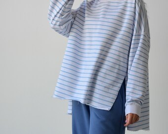 Striped sweatshirt for women, oversized sweatshirt, long sleewe crewneck, blue and white stripe oversize longsleeve