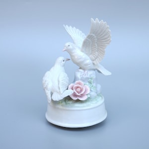 Vintage Bird and Rose Music Sound Box - Made in Taiwan