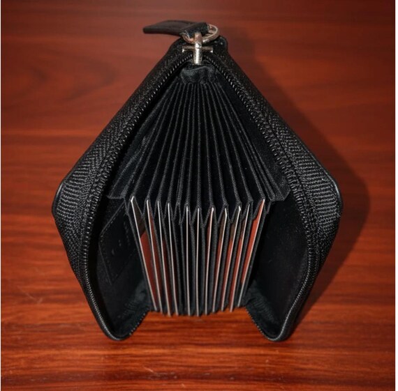 SEDONA® Accordion Credit Card Case with license window