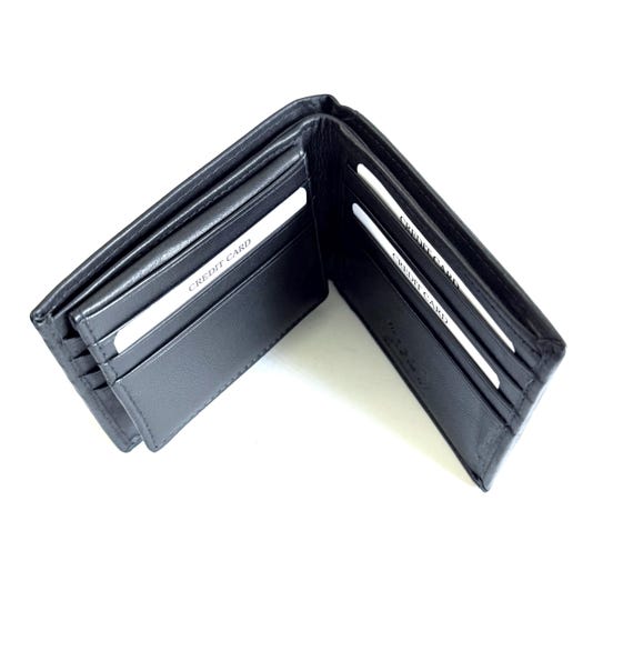 SEDONA® Bifold Wallet with Pullout License Window