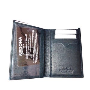 Cartera plegable delgada SEDONA® con ventana grande para identificación