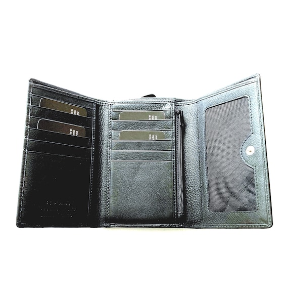 SEDONA® Women’s Trifold Wallet with snap closure