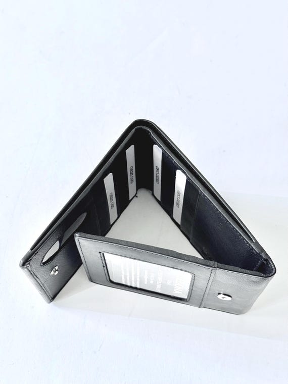 Women's Leather Wallet with snap closure and RFID protection