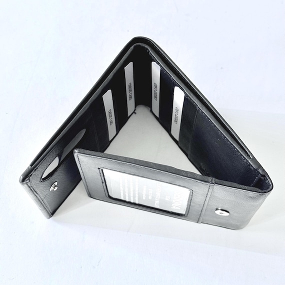 Women's Leather Wallet with snap closure and RFID protection
