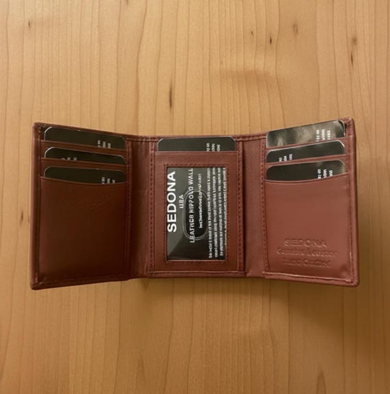 Cowhide Leather Trifold Wallet with Zipper in Cash Compartment