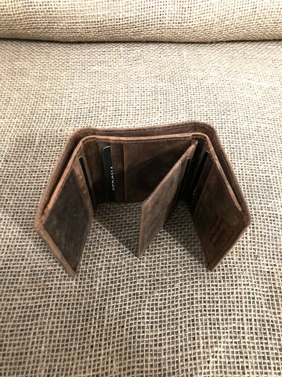 SEDONA® Leather Trifold Wallet with middle flap