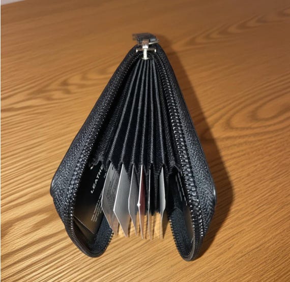 Women’s Accordion Credit Card Case in Cowhide Leather