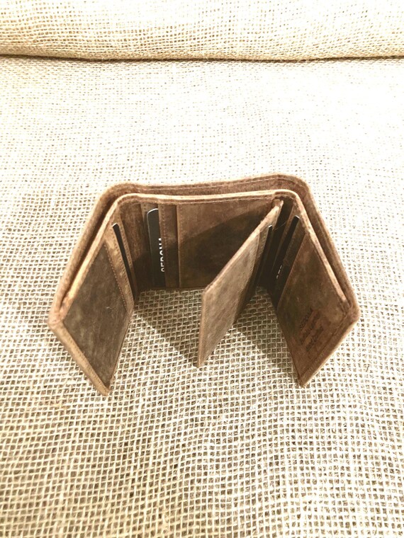 SEDONA® Leather Trifold Wallet with middle flap