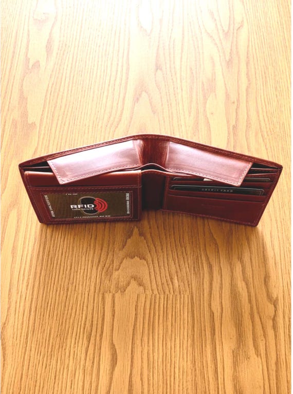 Cowhide RFID Bifold Leather Wallet with Hidden Cash Compartment