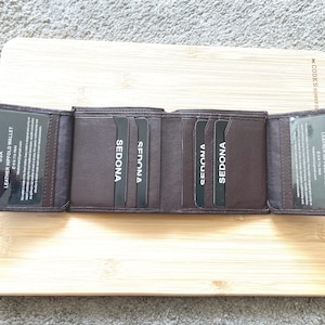 Cartera cuádruple de cuero SEDONA® Premium con bloqueo RFID avanzado, 16 compartimentos para tarjetas y dos ventanas para identificación