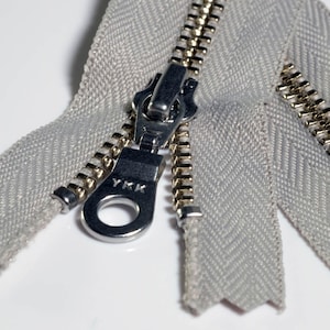 YKK #4.5 Níquel-plata (4-12" / 10,2-30,5 cm) - 576 Harbour Grey - Juego de 5. Zipperloft - Proveedor canadiense.