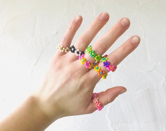 Flower Stretch Ring | Custom Daisy Chain Ring | Seed Bead Flower Ring | Stretchy Ring | Beaded Jewelry