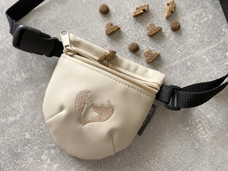 Waterproof Dog treat bag Eco leather Dog training treat pouch Dog treat bum bag Puppy treat pouch Waist dog treat holder Ivory