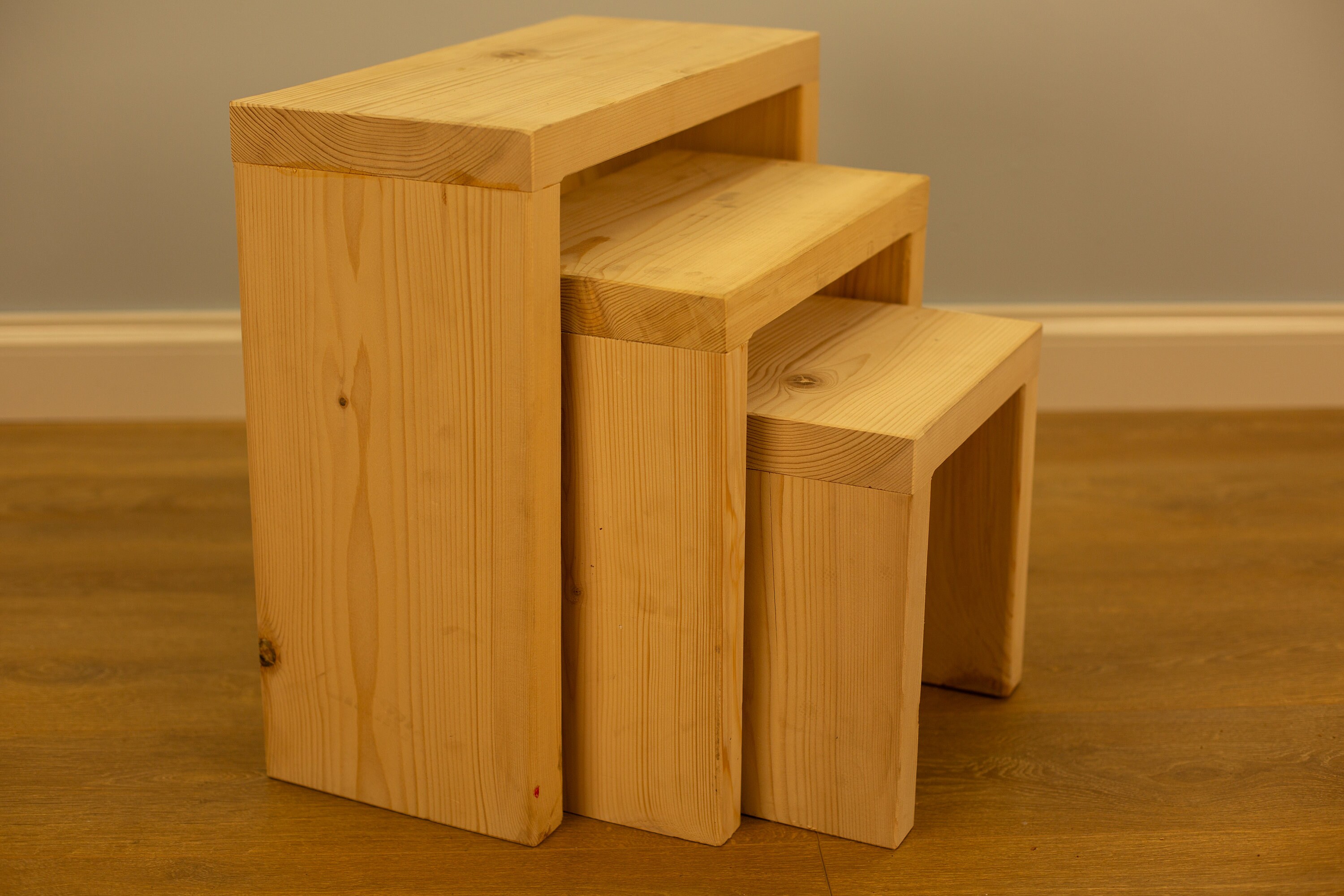 Rustic Nest of Tables - Solid Oak Wood, Set of 3, Farmhouse Chic Side Tables for Living Room Decor,