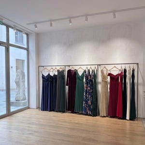 Minimalist Square Pipe Clothes Rack | Modern Garment Rail | Industrial Wardrobe Solution | Sturdy & Durable