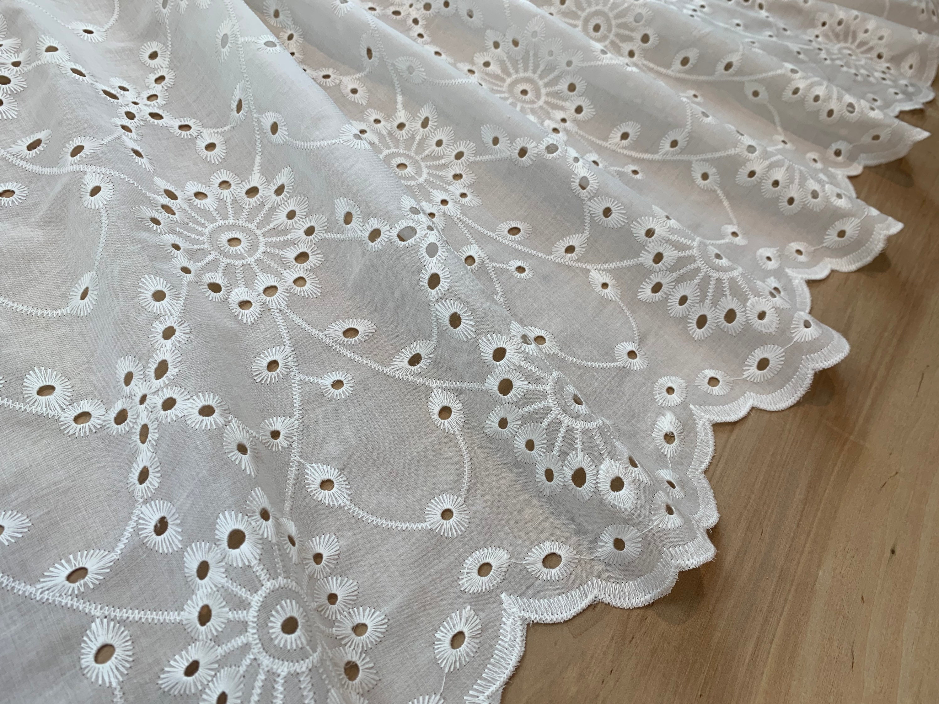 VU100 Scalloped Eyelet Lace Trim White, 4 inch Wide 2 Yard Cotton Lace Trim Fabric by The Yard, for Sewing Crafts Dress Tablcloth Blankets