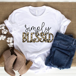 Diseño de sublimación simplemente bendecida para camisa, archivo Png de sublimación de leopardo bendito, sublimación cristiana, refranes de sublimación con estilo