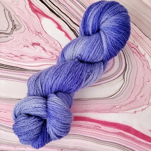 Handbemalt Handgefärbte Fingering Weight Reine Wolle Garn *Pastel Purple*