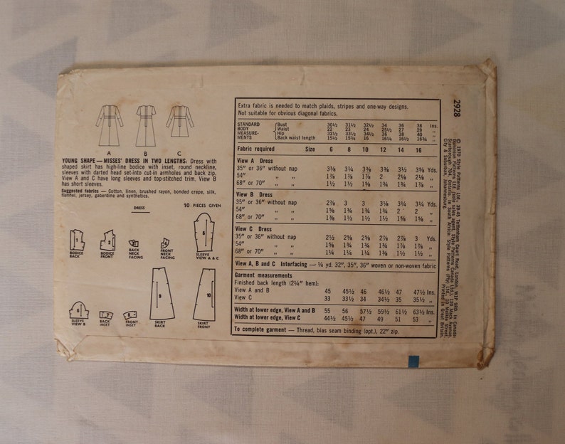 Style 2928 Size 10-1970 Misses Dress Vintage Sewing Pattern