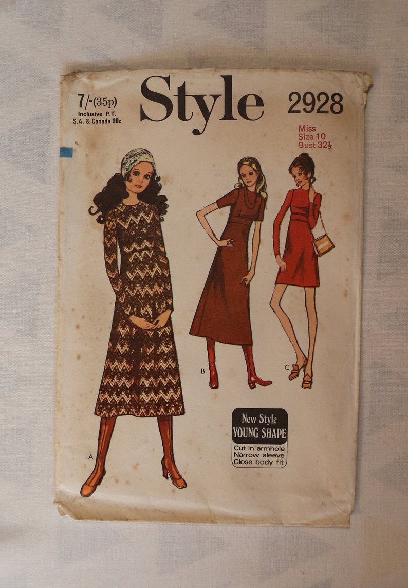 Style 2928 Size 10-1970 Misses Dress Vintage Sewing Pattern