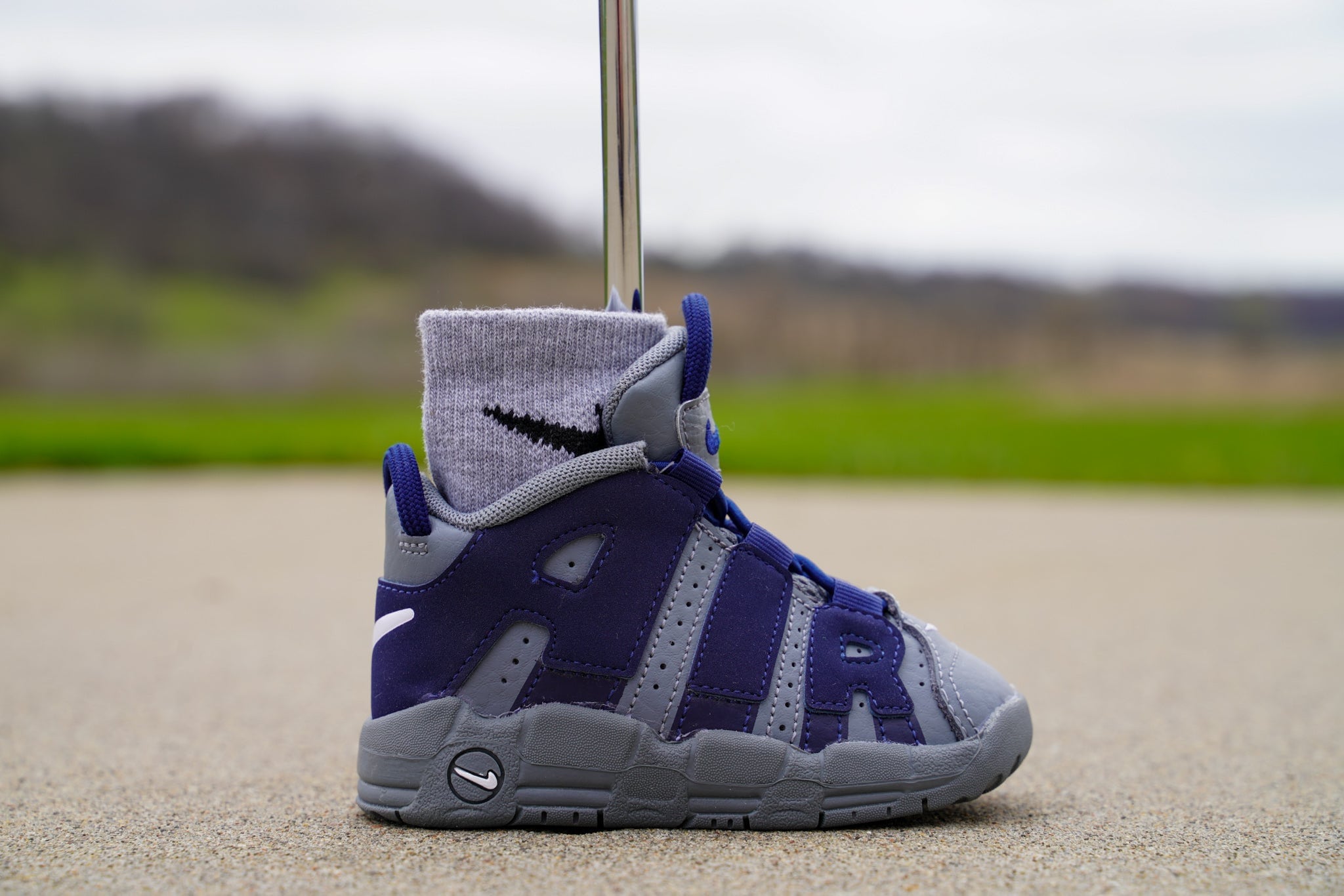 Nike Air More Uptempo COOL GREY NAVY Standing Sneaker Putter 