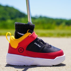 Jordan Max Aura 3 SE [RED GOLD] Standing Sneaker Putter Cover