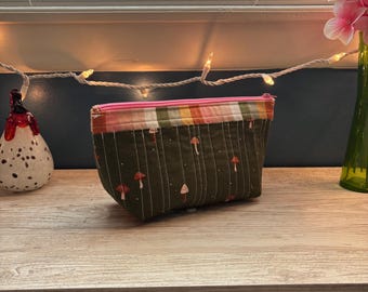 Medium Quilted Zipper Pouch - Cottagecore Mushrooms