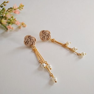 Japanese Mizuhiki earring/Woven earring/Beige/Dangle & Drop earring/Elegant
