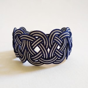 Japanese Mizuhiki bracelet/Celtic knot Mizuhiki bracelet/Navy blue and silver/Hand woven