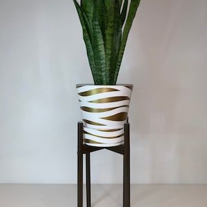 Round Plant Pot Stand - Plant Pot Stand - Solid Wood - Hand made in Uk 45 cm tall
