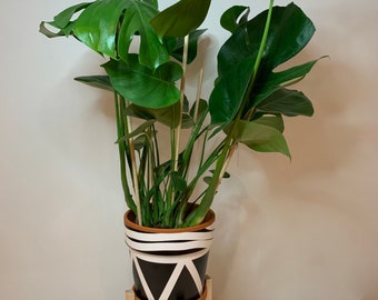 Handgemaakte Scandinavische houten bloempotstandaard - 25 cm hoog