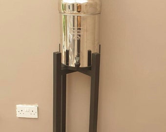 Support pour pot de fleurs pour filtre à eau Berkey Fabriqué à la main avec un double niveau jusqu'à 110 cm de haut dans toutes les couleurs de bois de votre choix