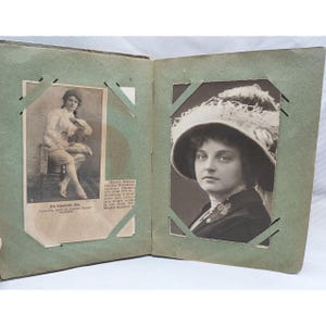 Charlotte Uhr (1884-?), cantante lirica tedesca - Album di cartoline impressionante c1920 Ephemera Germania