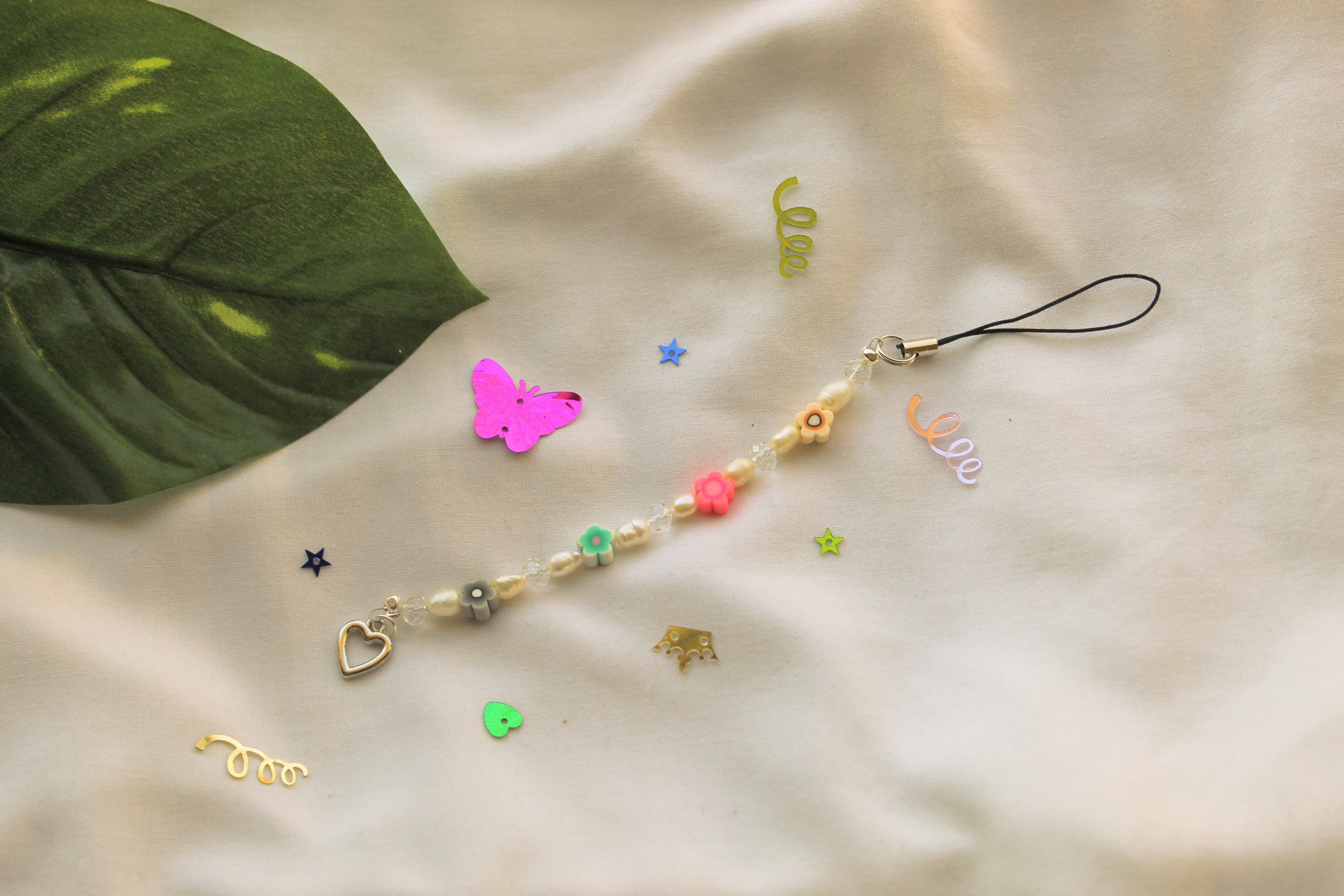 Daisy Days Phone Charm - Etsy