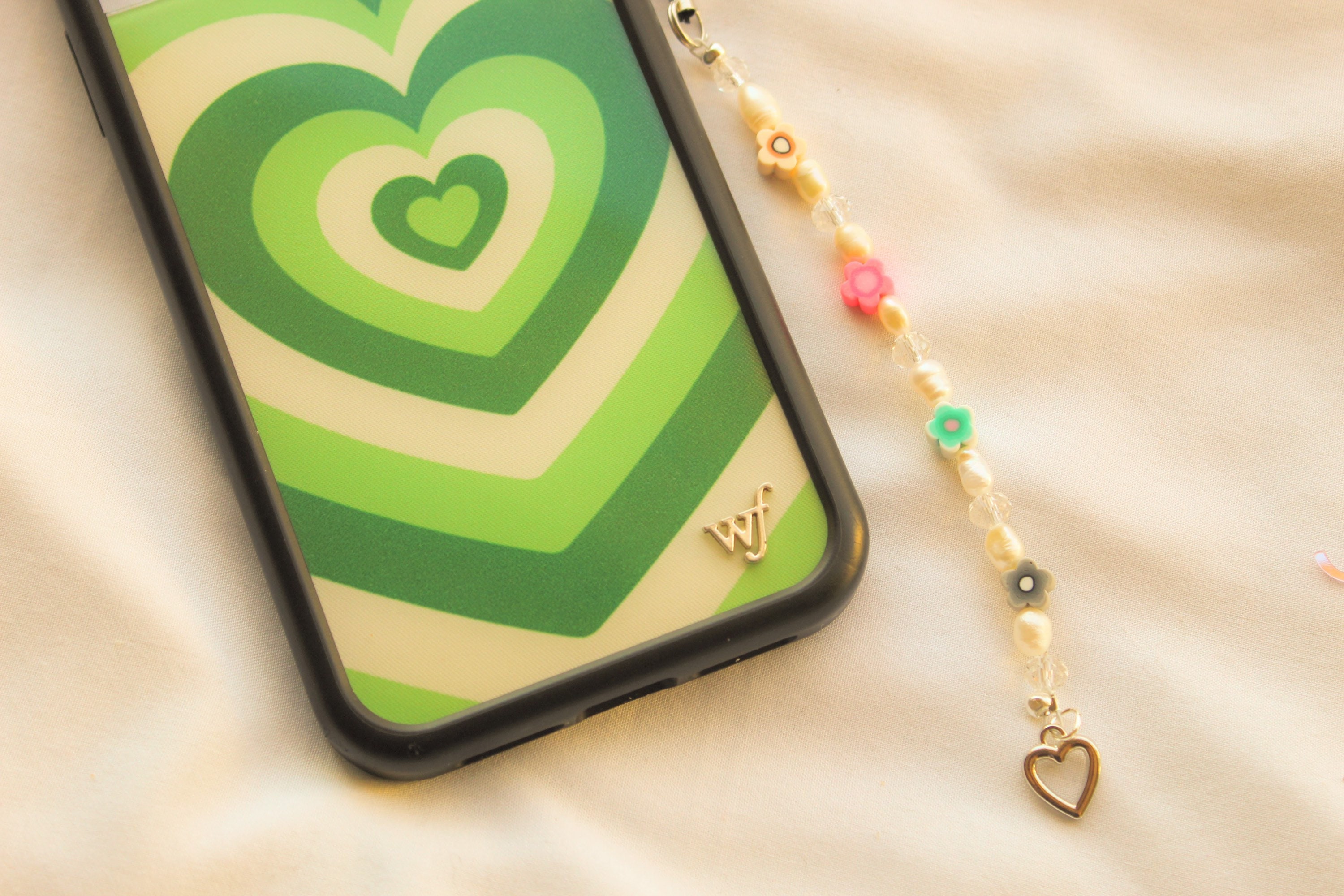Mardi × Monday Edition Daisy Phone Charm MONDAY EDITION