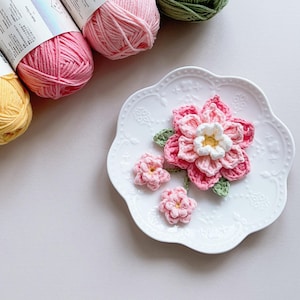 Mönster för virkmönster för hårspännen med lotusblomma I Blommavirkning I DIY-kit för hand I Handledning för virkning I Virkning av hårspännen I Håraccessoarer för flickor