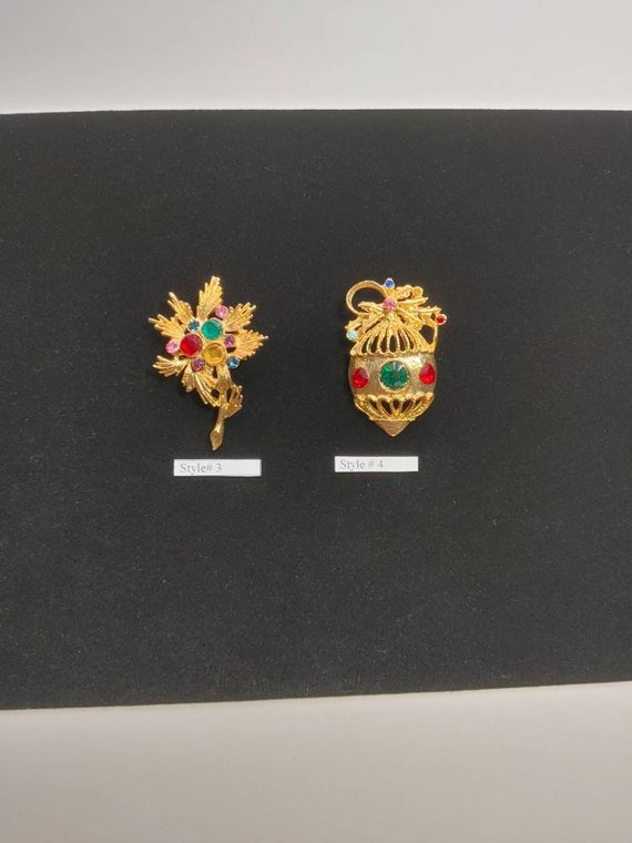 Vintage Gold plated Christmas Brooches from the 1… - image 4