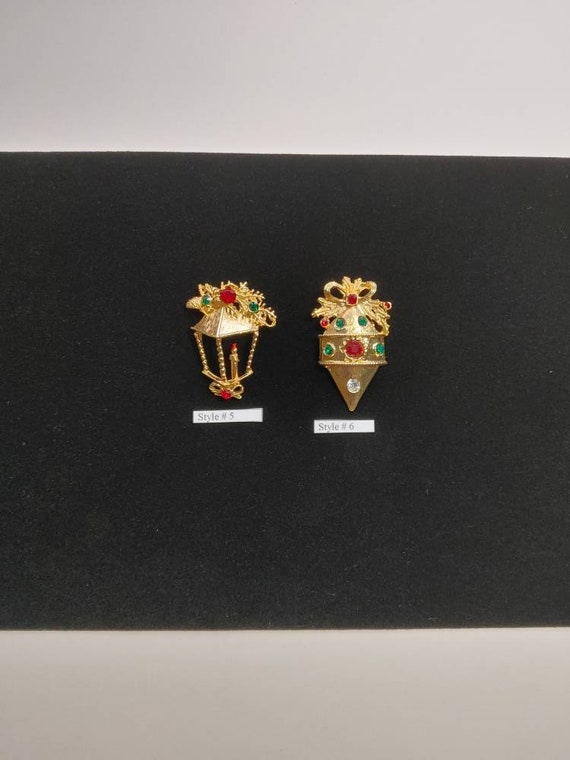 Vintage Gold plated Christmas Brooches from the 1… - image 5