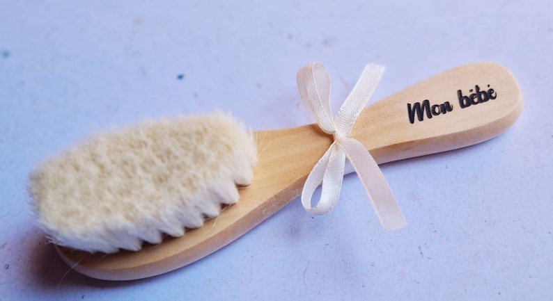 Brosse à cheveux bébé en bois personnalisée image 2