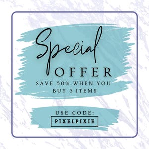 Peut inclure: Graphique carr&eacute; avec un fond bleu clair de style aquarelle et les mots "Special OFFER" en &eacute;criture &eacute;l&eacute;gante. En dessous, il est &eacute;crit "SAVE 50% WHEN YOU BUY 3 ITEMS." Le texte "USE CODE: PIXELPIXIE" est &eacute;galement inclus.