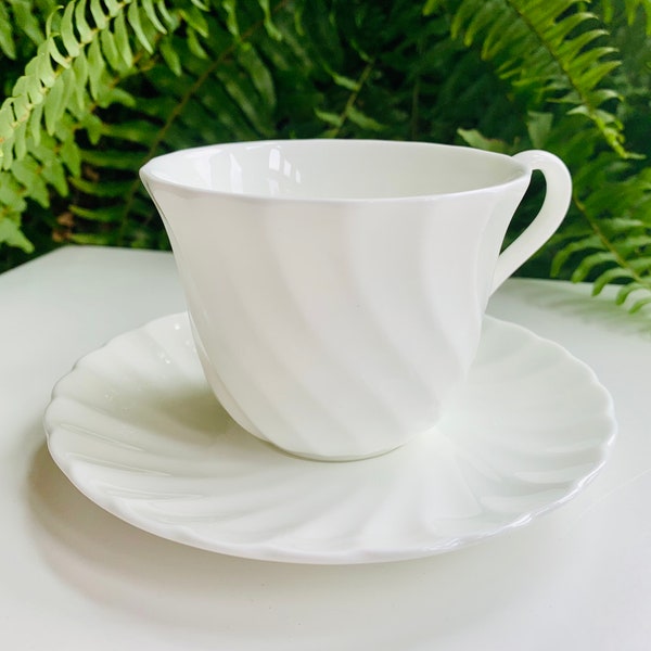 Vintage Wedgwood Candlelight swirl pattern china teacup and saucer, England