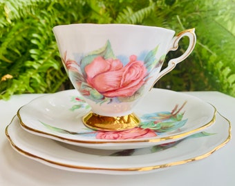 Vintage Royal Standard World Famous Roses series by Harry Wheatcroft, china teacup and saucer, Rendezvous