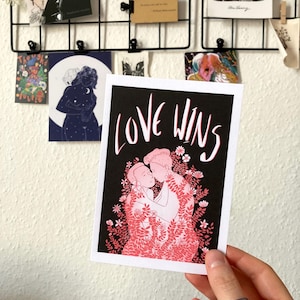 Sapphic Love Druck: Lesben Paar Umarmung Kunstwerk