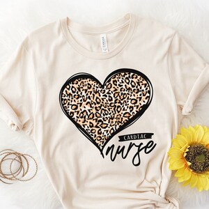 Herz Krankenschwester Shirt, Herz Krankenschwester Geschenk, Kardiologie Krankenschwester, Herz-Kreislauf-Krankenschwester T Shirt, Vaskuläre Krankenschwester Tshirts, Herz Shirt, Leopard Druck